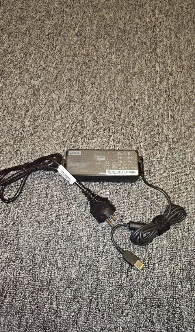Lenovo 90W nabíječka