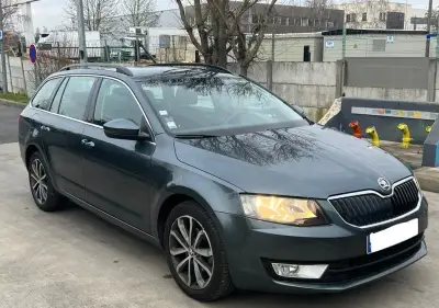 BOLT UBER TAXI AUTOPŮJČOVNA SOUKROMĚ FLOTILA