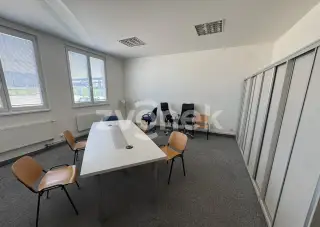 Pronájem administrativních prostor cca 134 m² s parkováním –