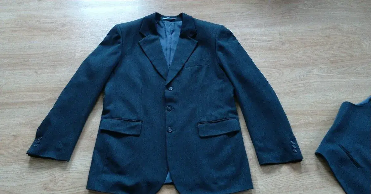 Pánský oblek vel.M/L(182cm výška)