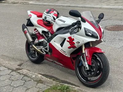 Yamaha R1 1998
