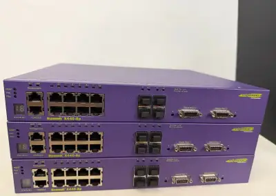 3× Extreme Networks Summit X440-8p PoE switch