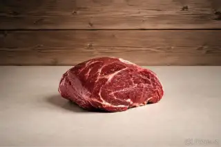 Hovězí maso aberdeen angus z farmy: tašky, steaky