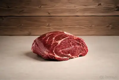 Hovězí maso aberdeen angus z farmy: tašky, steaky