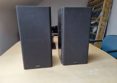 Hitachi HS-FX9 (3-pásmová reprosoustava s bassreflexem)2x60w