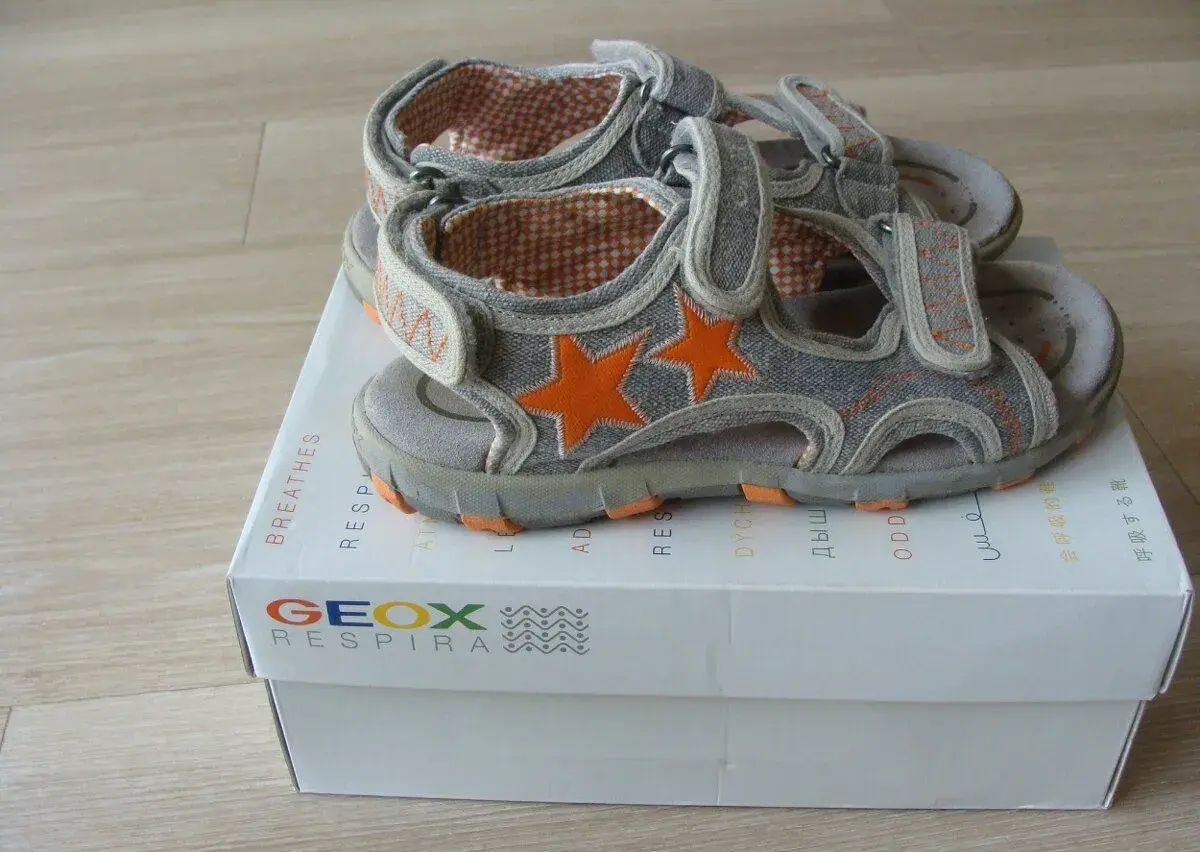 Dětské sandálky zn. Geox, vel.34