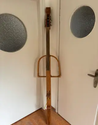 Basa, kontrabas ticha, se snimacem,
