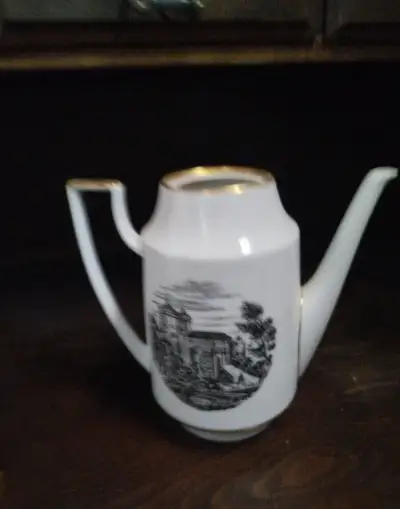 Porcelánova konvice na čaj,kavu