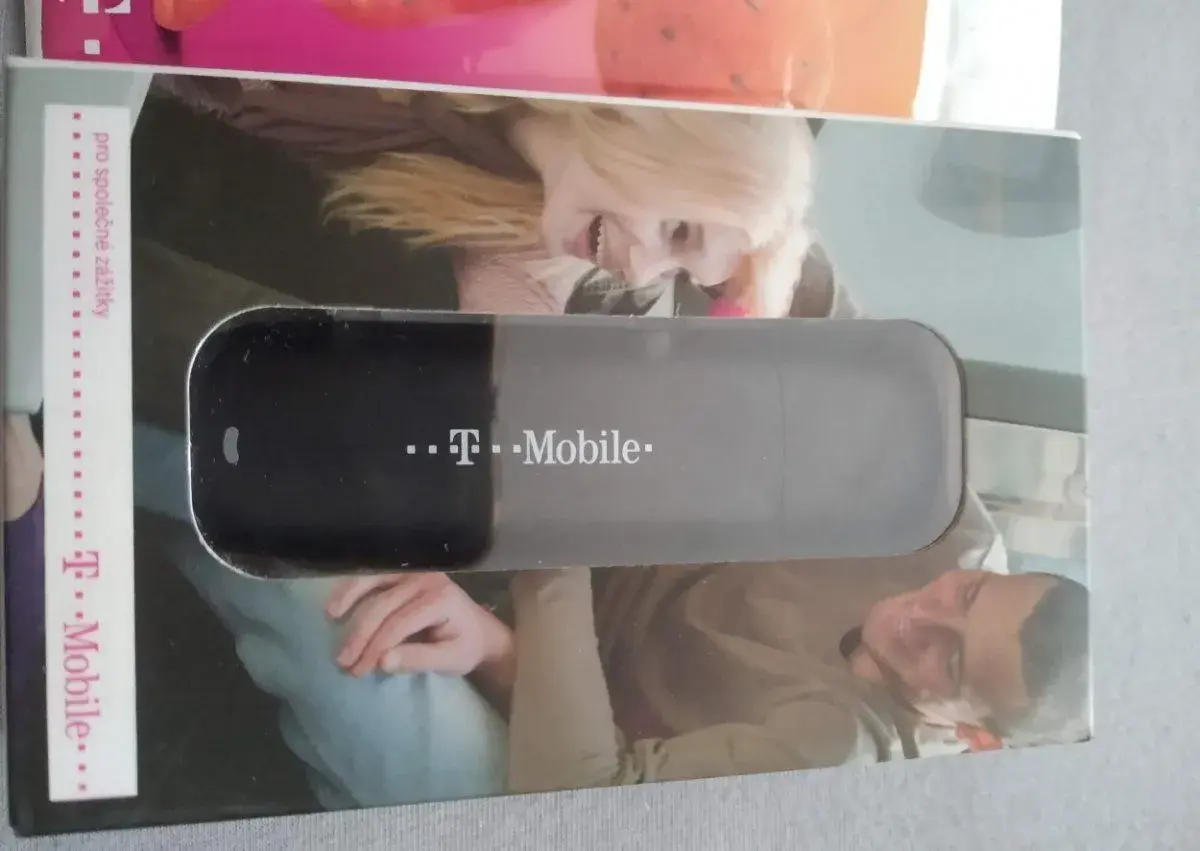 Sada mobilního internetu T-Mobile + předplacená SIM karta