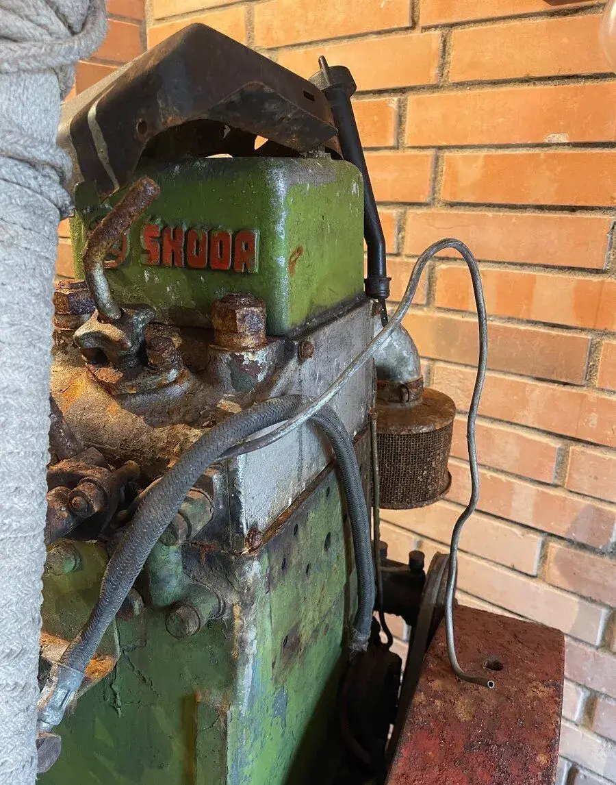 stabilní motor Škoda 1s110