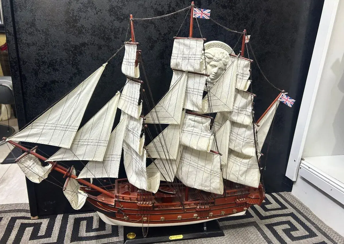 Velký dřevěný model lodi HMS Leopard 1807