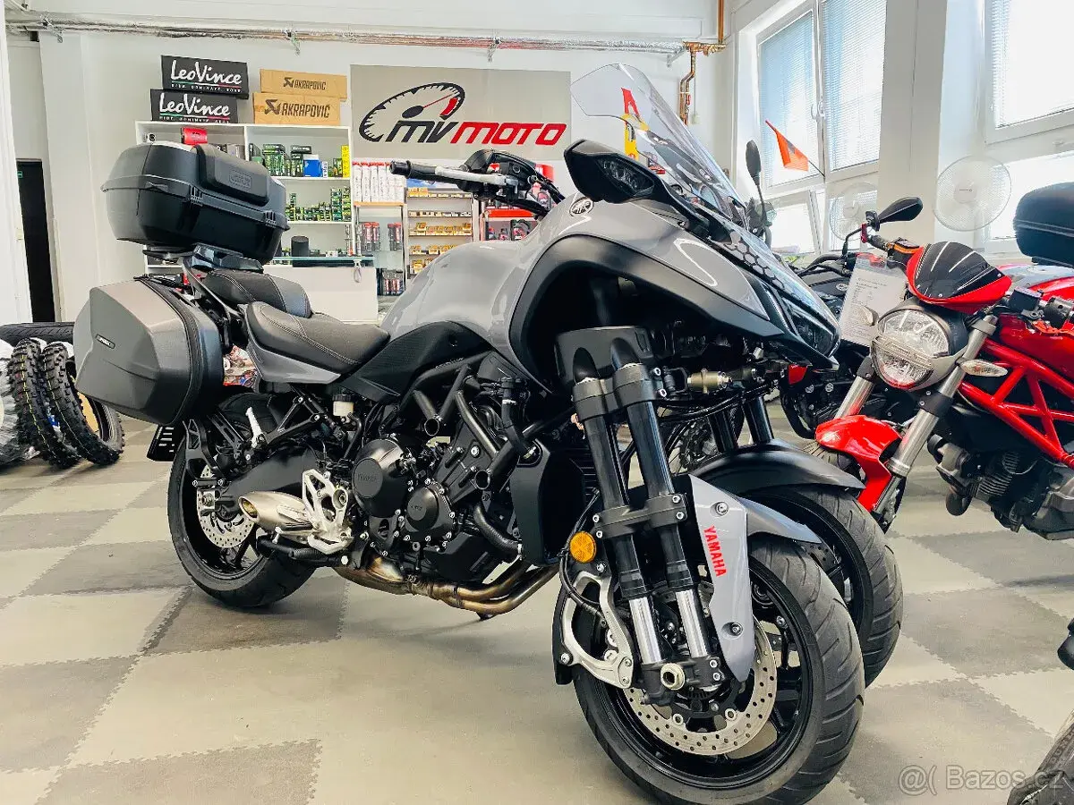 Yamaha Niken GT = VYHŘÍVANÉ SEDLO+ GRIPY