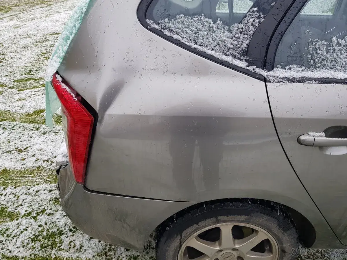 Kia Carens – 2011, 201 000 km