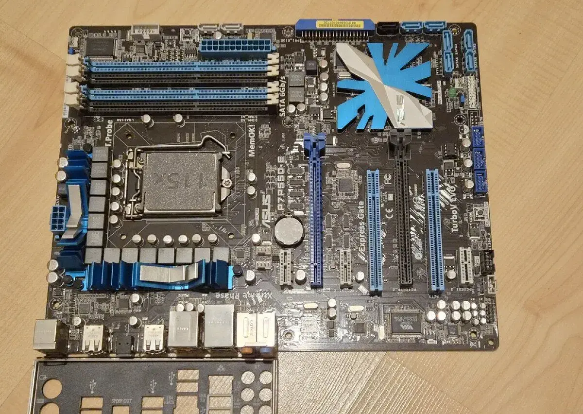 LGA 1156 základní deska Asus P7P55D-E