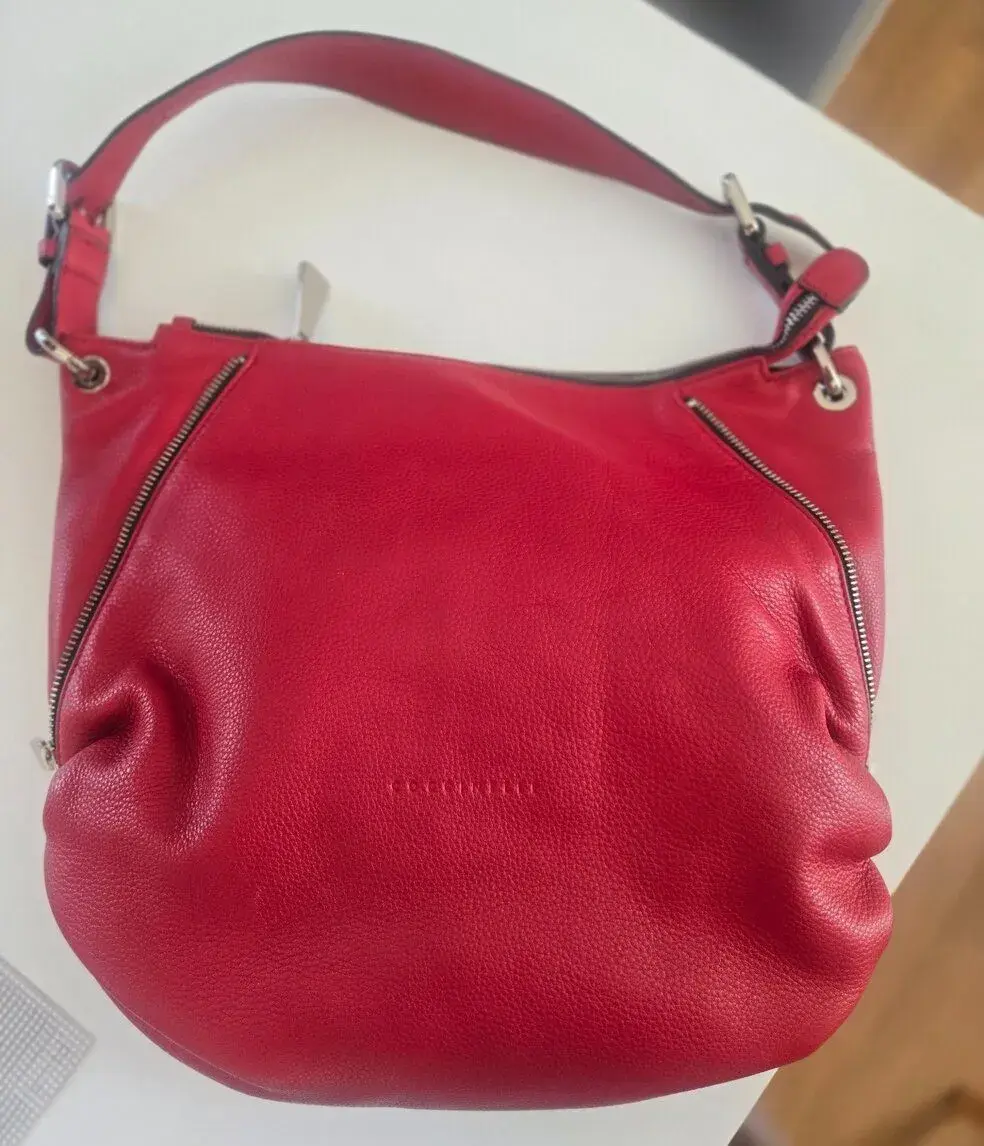 Červená kožená kabelka Coccinelle 36 × 34 cm