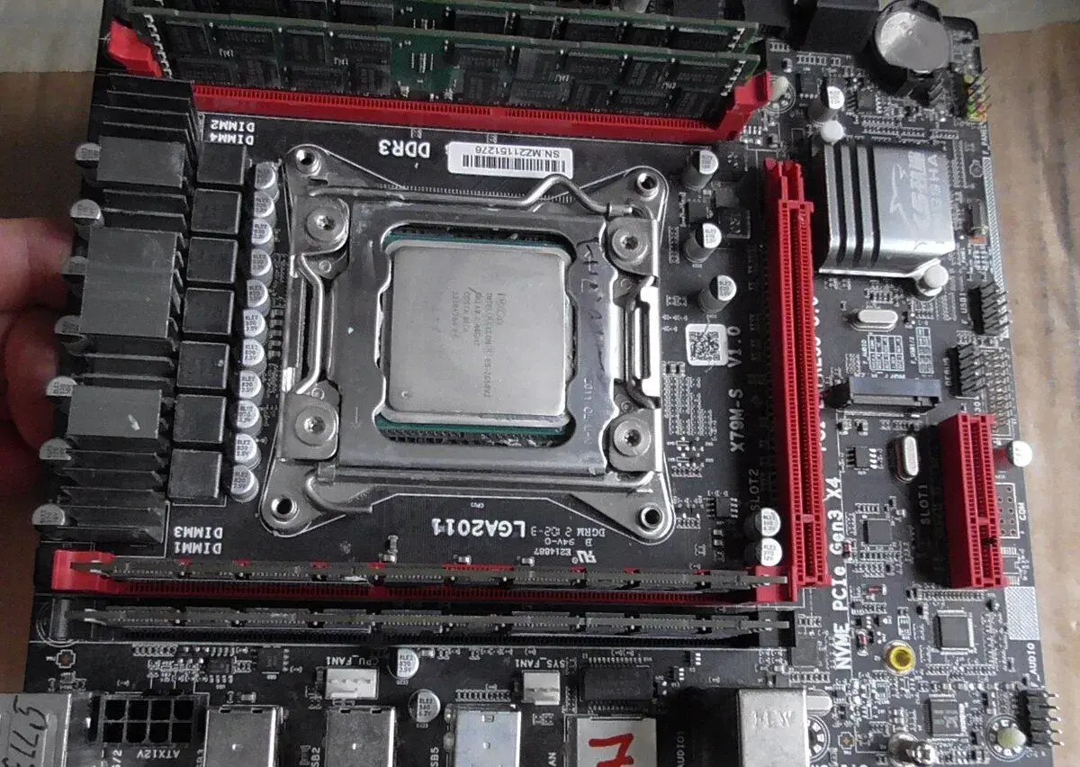 SET - Deska, CPU (Server), Ram (ECC), bez chladice (N7)
