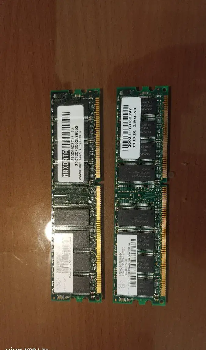Operační paměti DDR RAM 256 MB – 2 ks