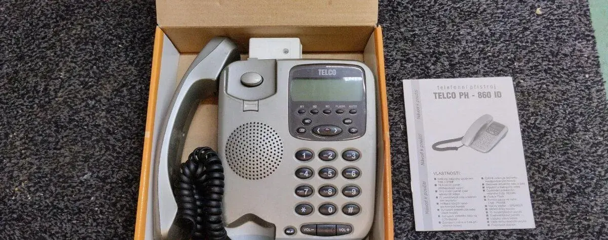 Stolní telefon