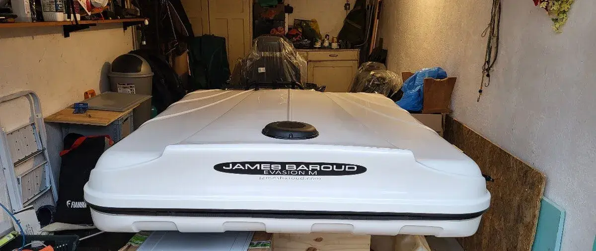 Stan James Baroud Evasion M bílý