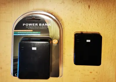 Powerbanka Minwa MWBU2 na 4xAA baterie