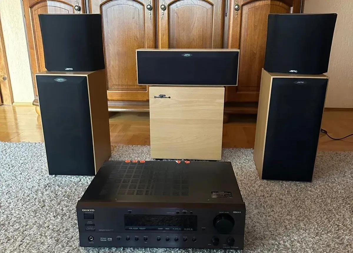 Domácí kino ONKYO + JAMO