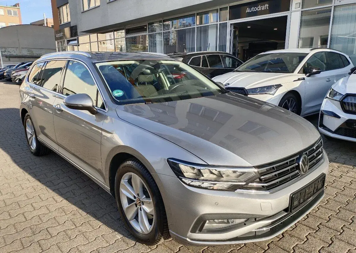 Volkswagen Passat – 2022, 190 539 km