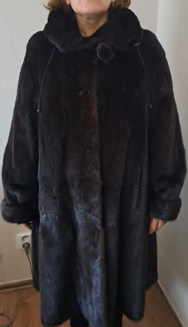 Norkový kožíšek.Saga mink