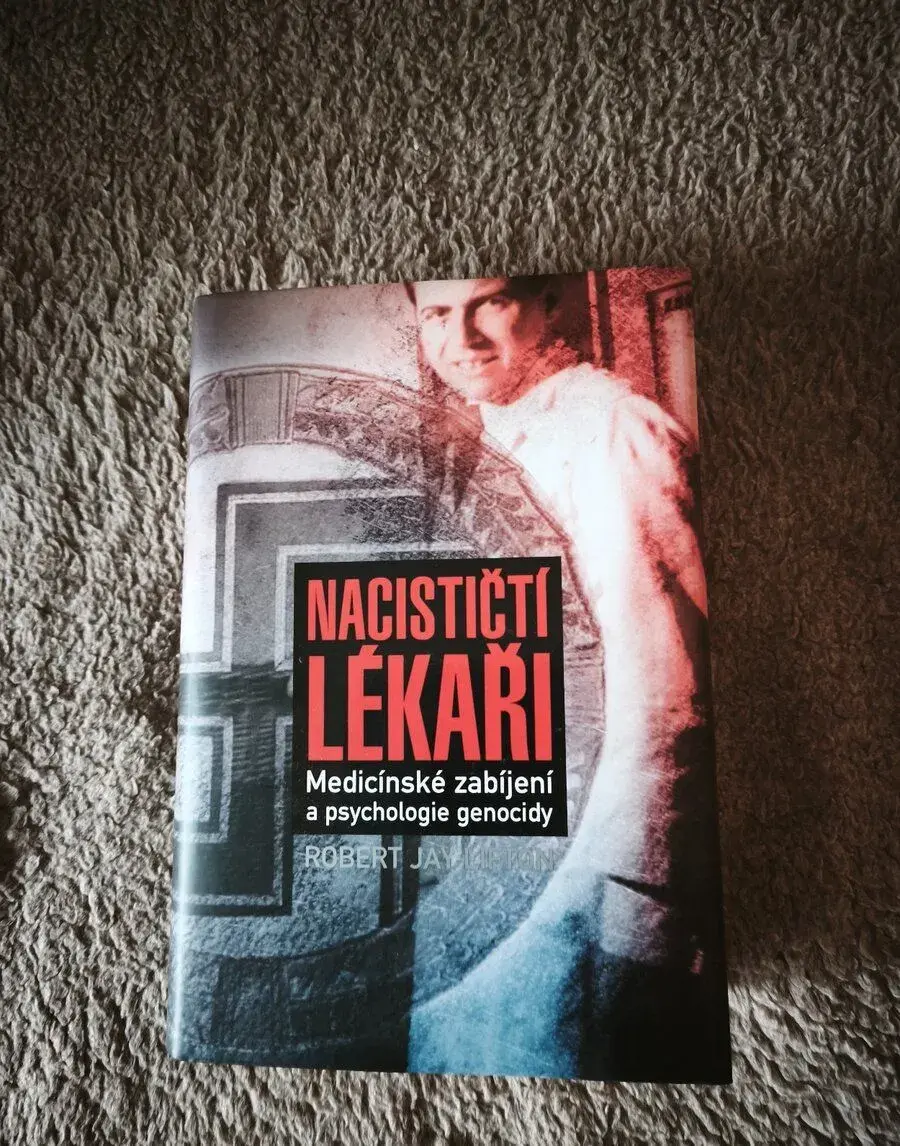 Kniha Nacističtí lékaři.- unikát 636 stran