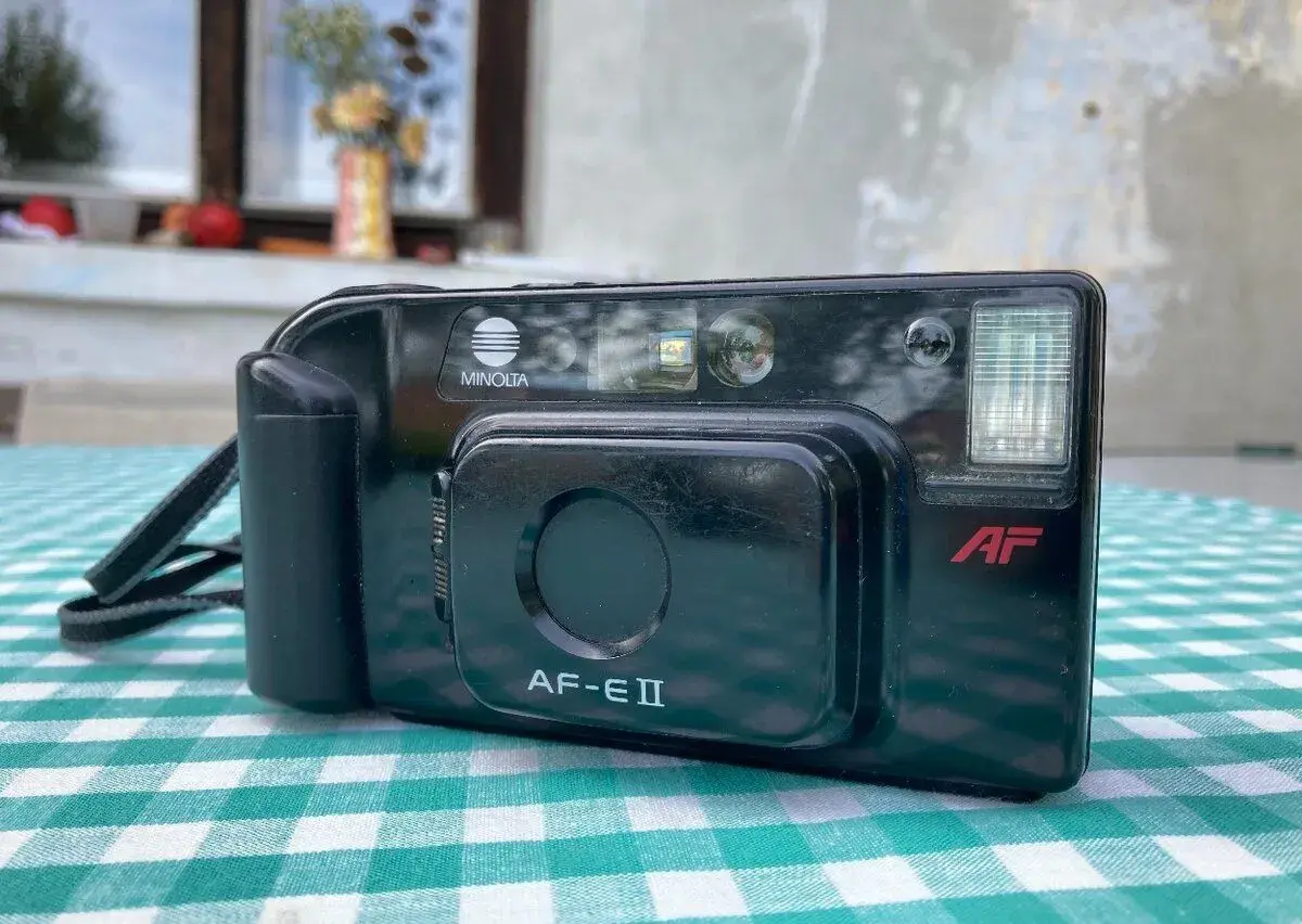 MINOLTA - AF E II