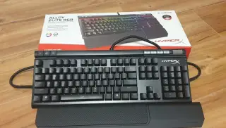 Mechanická klávesnice HyperX Alloy Elite Red switche