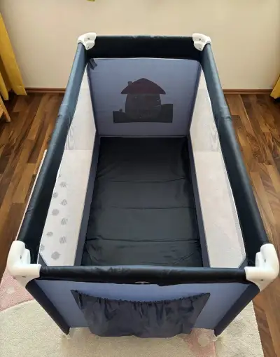 Cestovní postýlka