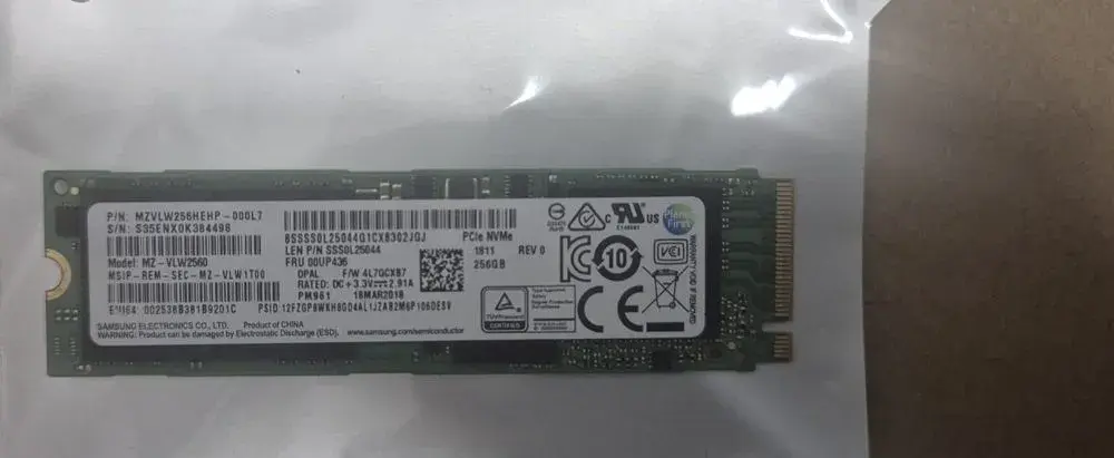 Samsung PM961 256GB NVMe M.2–MZ-VLW2560 / MZVLW256HEHP-000L7