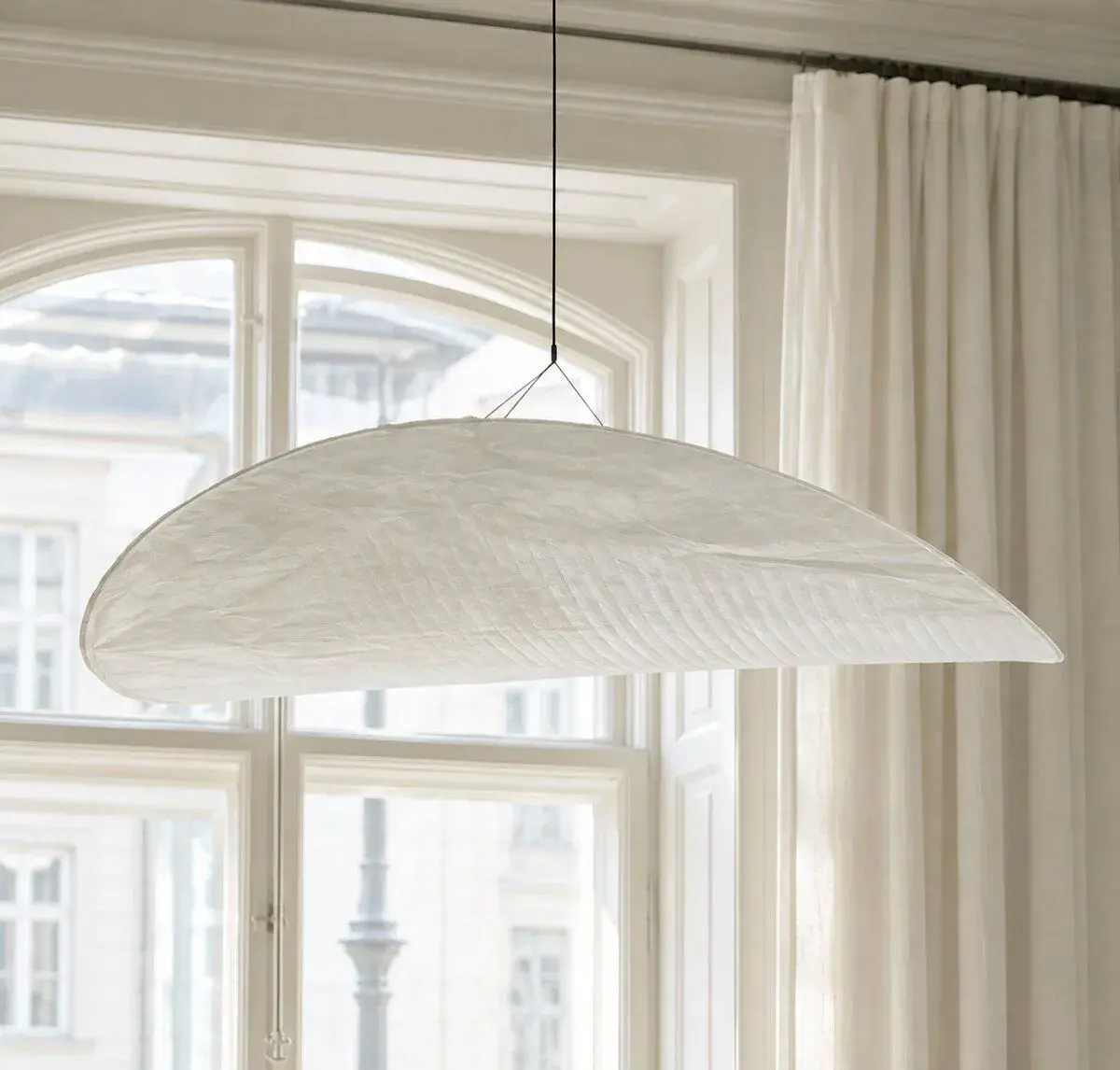 Designové ikonické závěsné světlo New Works Tense – 120 cm