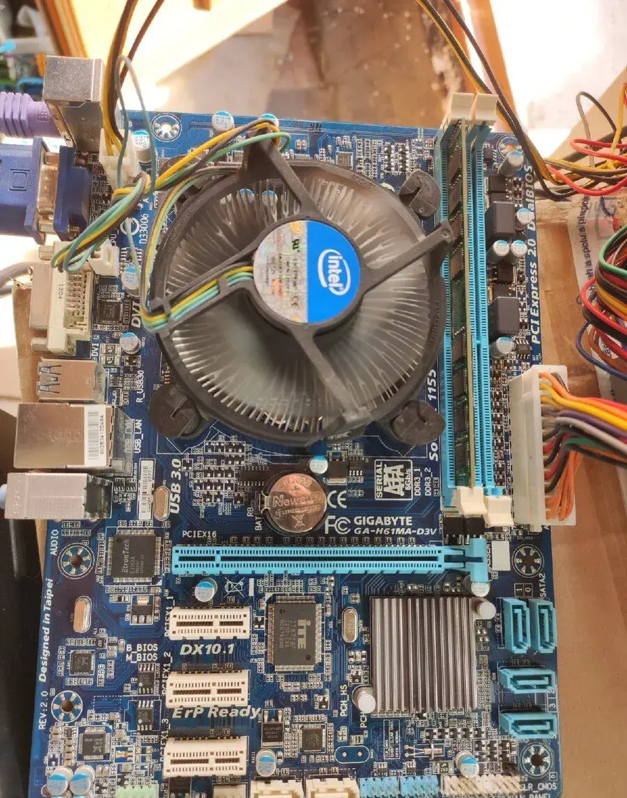Zakladni deska gigabyte ga-h61MA-D3V