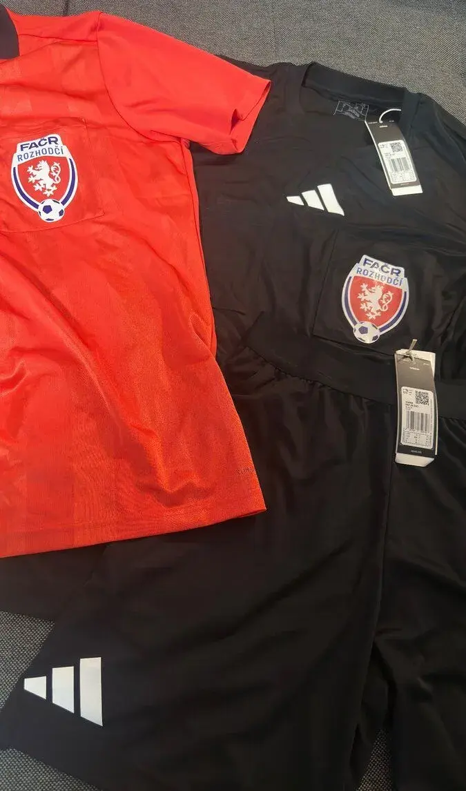 Dres rozhodčí
