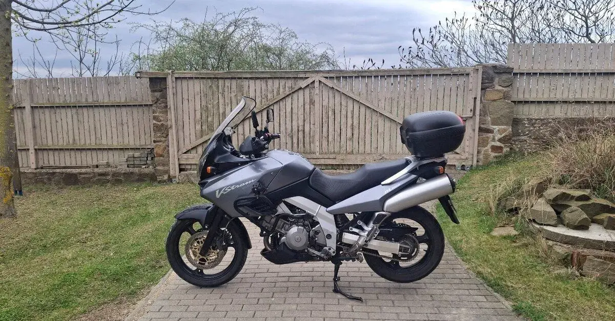 SUZUKI V STROM 1000 r.v 2003, 57600 km