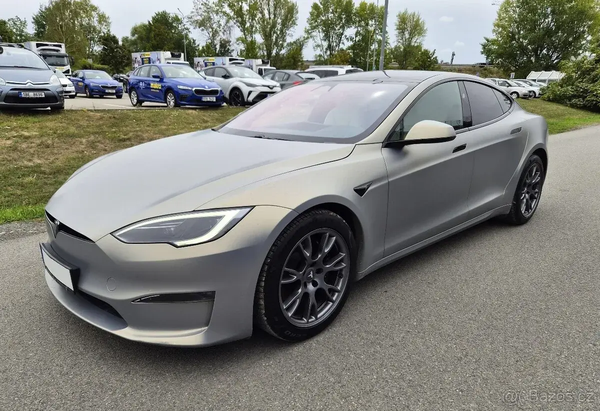 Tesla S – 66 300 km