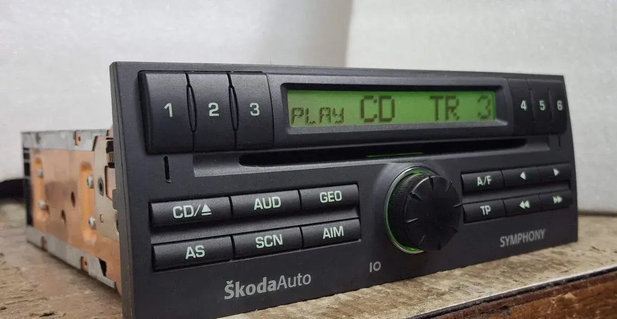 Autorádio Škoda Symphony na CD do Fabie 1