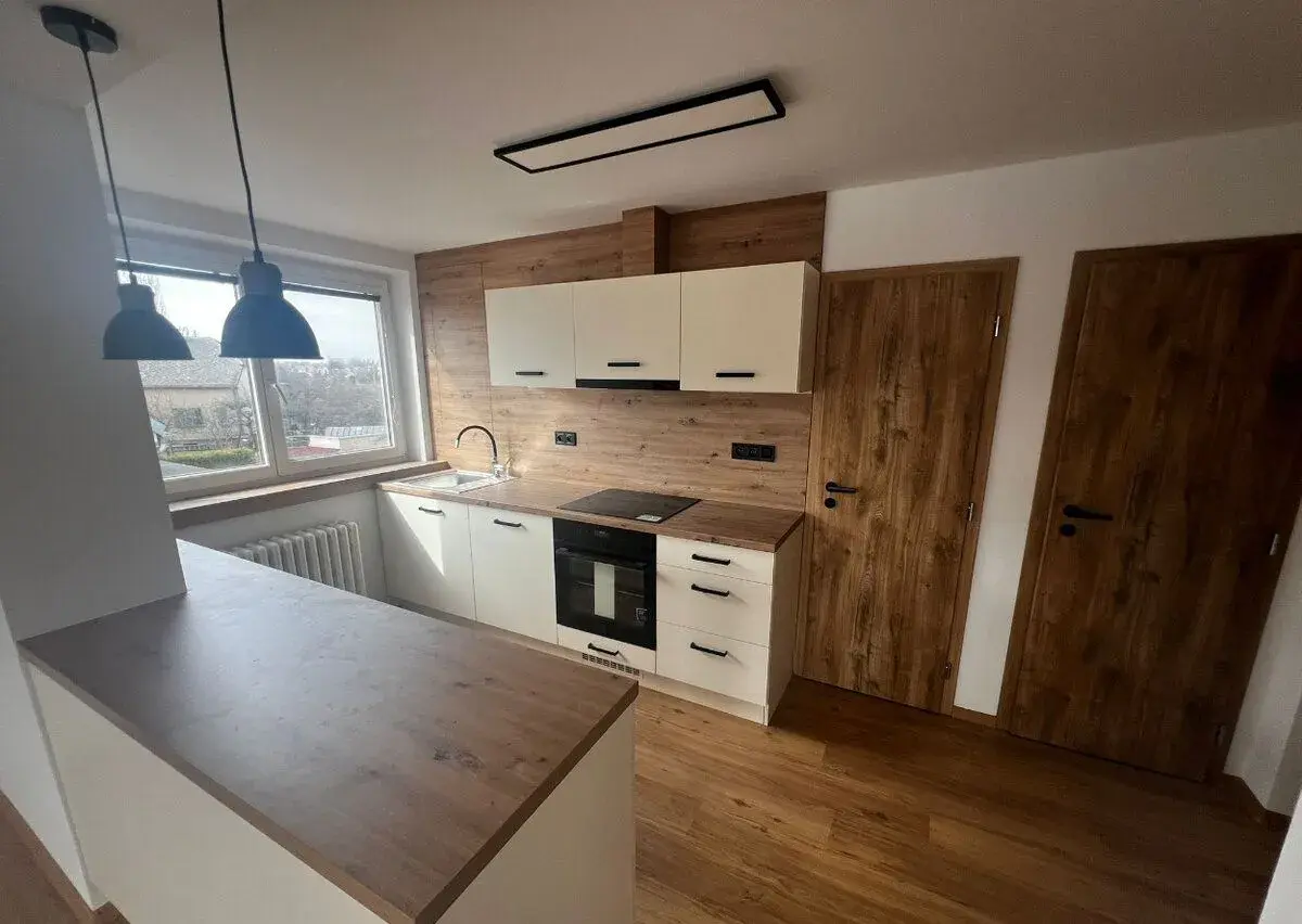 Pronájem bytu 3+kk 90 m²