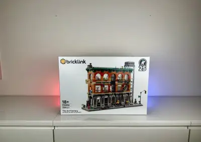 LEGO BrickLink Designer Program 910054 - The Art Factory