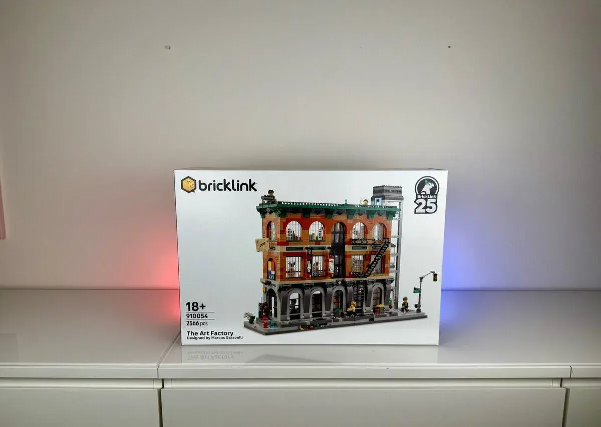 LEGO BrickLink Designer Program 910054 - The Art Factory
