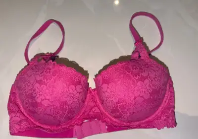 Victoria Secret ruzova podprsenka 32C