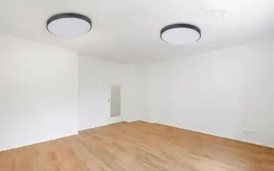 Prodej komerční Kanceláře, 33㎡