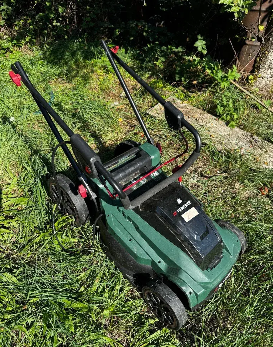 Akumulátorová sekačka na trávu Parkside PRMA 40-Li D2