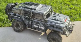 Traxxas TRX-4 Tactical Unit (RTR verze)