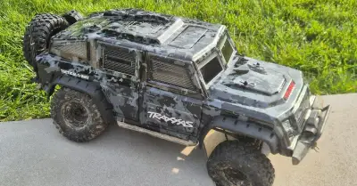 Traxxas TRX-4 Tactical Unit (RTR verze)