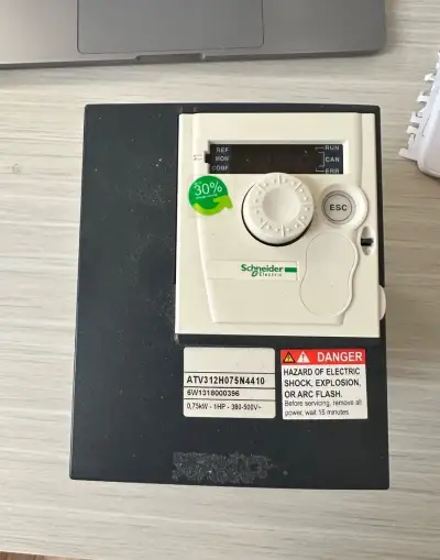 Schneider Electric Altivar 312 – frekvenční měnič 0,75 kW