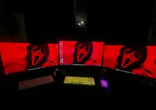 🎮 Na prodej: herní PC + kompletní herní vybavení a 3 monitory