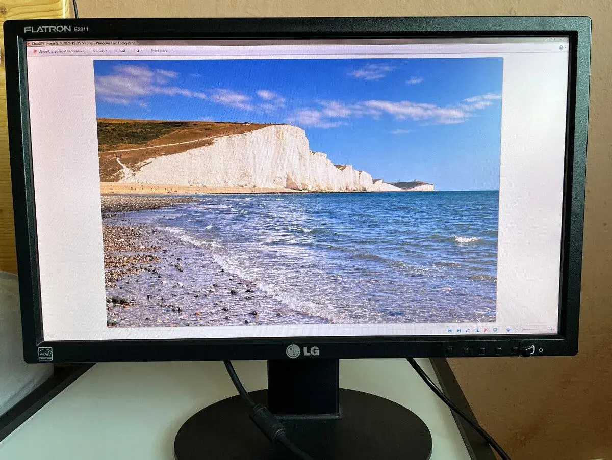 LG 21,5" monitor (FLATRON E2211S-BN)