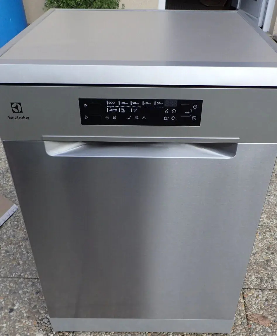 Myčka ELECTROLUX 600 SatelliteClean ESM48400SX nová čti.